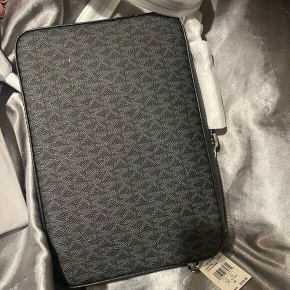 Michael Kors Jet Set Crossbody Bag Purse NEW Black Logo - Picture 5 of 7